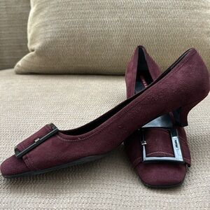 New in Box Prada Burgundy Suede Buckle Kitten Heel Pump EU38.5